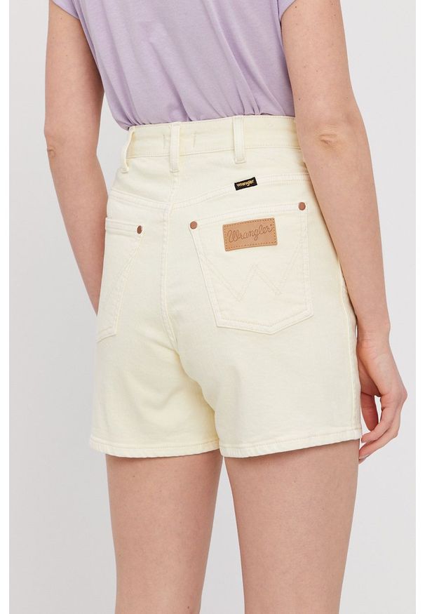 Wrangler Szorty jeansowe damskie gładkie high waist. Okazja: na co dzień. Stan: podwyższony. Kolor: żółty. Materiał: jeans. Wzór: gładki. Styl: casual