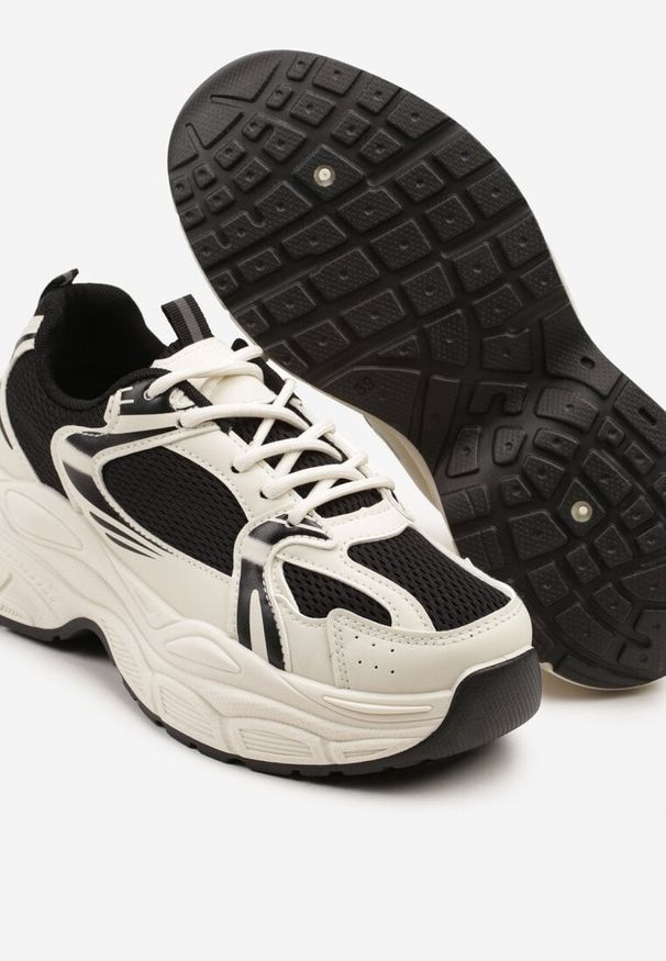 Renee - Beżowo-Czarne Sneakersy Vices na Platformie Ozdobione Tłoczeniem Natiselle. Okazja: na co dzień. Kolor: beżowy. Materiał: jeans. Wzór: aplikacja. Obcas: na platformie