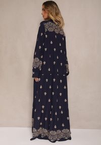 Renee - Niebieska Rozkloszowana Sukienka Ozdobiona Haftem i Wzorem Boho Ronavere. Okazja: na co dzień, na spacer. Typ kołnierza: dekolt w serek. Kolor: niebieski. Długość rękawa: długi rękaw. Wzór: aplikacja, haft. Sezon: lato, wiosna. Typ sukienki: proste. Styl: boho #5