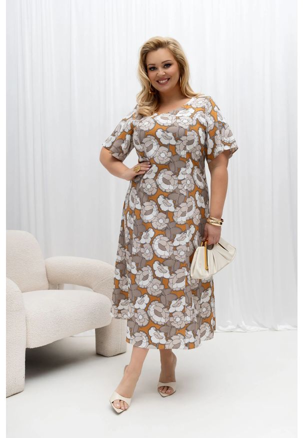 Moda Size Plus Iwanek - Lniana sukienka Lori beżowo-bursztynowa w kwiaty na wesele PLUS SIZE XXL OVERSIZE WIOSNA. Okazja: na ślub cywilny, na wesele. Kolekcja: plus size. Kolor: pomarańczowy, beżowy, wielokolorowy. Wzór: kwiaty. Typ sukienki: oversize, dla puszystych. Materiał: len. Sezon: wiosna. Styl: casual, elegancki, wakacyjny. Długość: midi