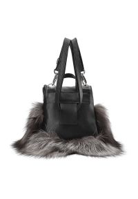 Czarno Szara Elegancka Torebka Luka-Pelli Plecaczek Z Naturalnym Futrem Z Lisa. Kolor: szary. Materiał: futrzane. Styl: elegancki. Rodzaj torebki: przez ramię #6
