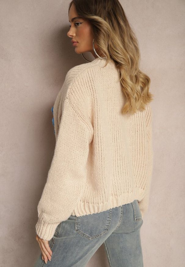 Renee - Beżowy Sweter z Wiskozą i Kwiatowym Motywem Labrienna. Okazja: na co dzień. Kolor: beżowy. Materiał: wiskoza. Długość rękawa: długi rękaw. Długość: długie. Wzór: kwiaty. Styl: elegancki, casual