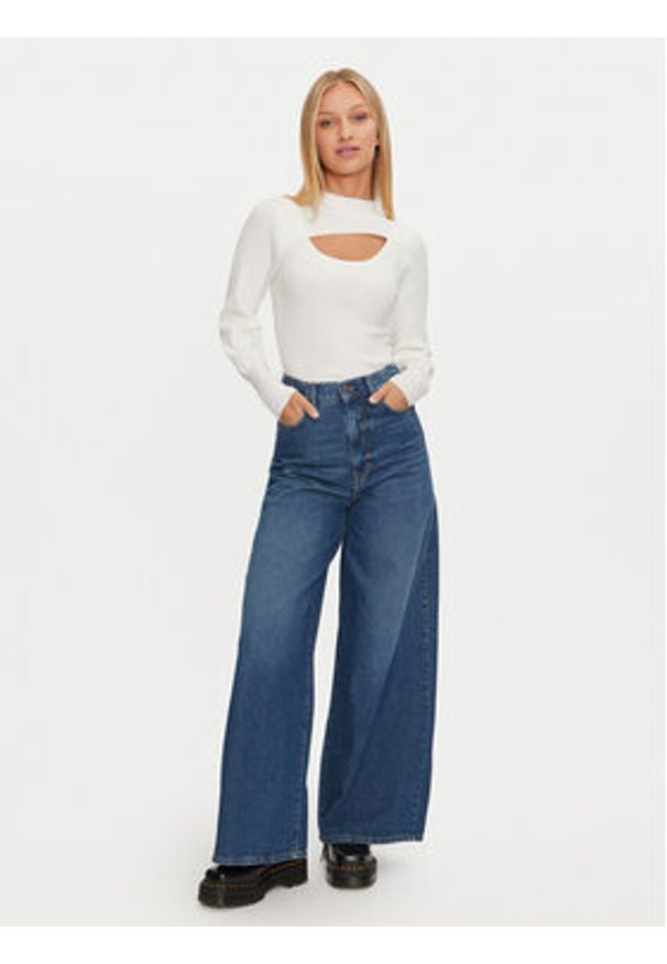 only - ONLY Golf 15331999 Biały Regular Fit. Typ kołnierza: golf. Kolor: biały. Materiał: syntetyk