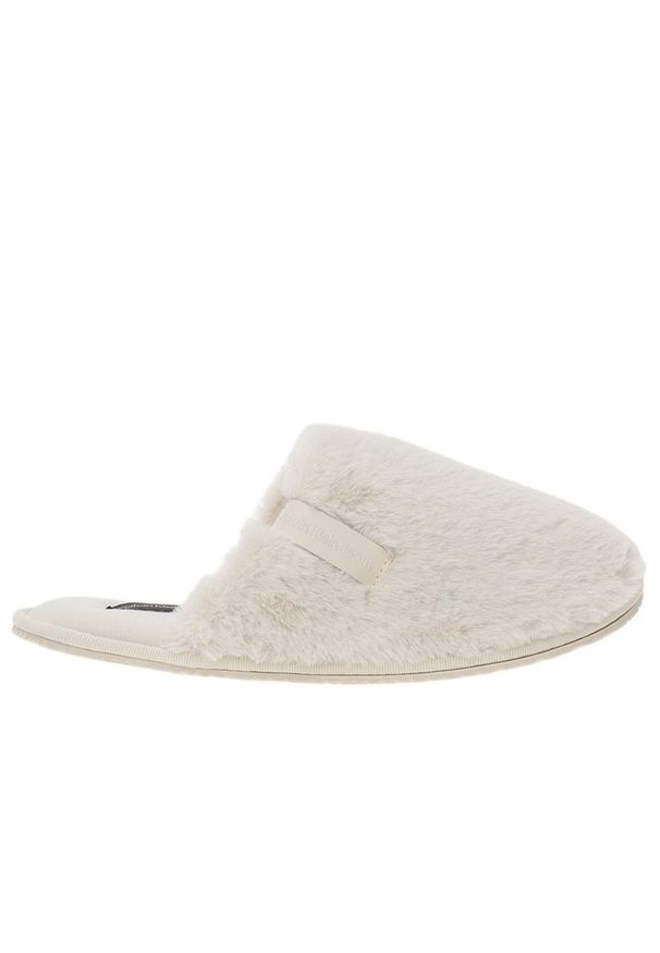 Buty Calvin Klein Hotel Slipper Fur After Glow YW0YW01593-ACF - białe. Kolor: biały. Materiał: jeans, polar, poliester, futro. Szerokość cholewki: normalna. Sezon: zima