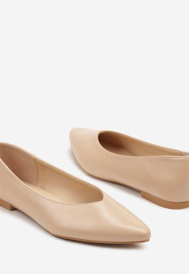 Renee - Ciemnobeżowe Balerinki Vices Ozdobione Migdałowym Noskiem Neoranea. Okazja: na co dzień. Kolor: beżowy. Materiał: jeans. Wzór: aplikacja. Styl: klasyczny, elegancki, casual