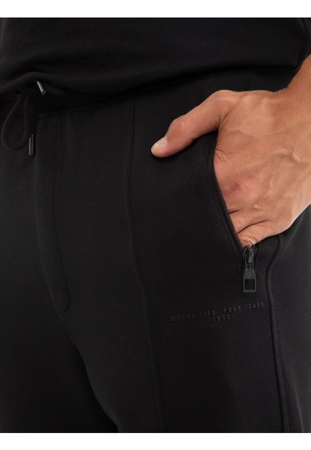 Big-Star - Spodnie męskie dresowe czarne Wladorp 906. Kolor: czarny. Materiał: dresówka. Wzór: ze splotem