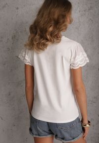Renee - Biały T-shirt z Bawełny z Rękawami z Koronki Hycis. Kolor: biały. Materiał: bawełna, koronka. Wzór: koronka #8