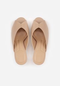 Born2be - Ciemnobeżowe Klapki na Szpilce Ozdobione Wyciętą Cholewką Berineli. Kolor: beżowy. Materiał: jeans. Wzór: aplikacja. Obcas: na szpilce #5