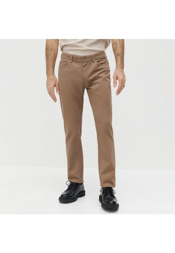 Reserved - Bawełniane spodnie slim fit - Beżowy. Kolor: beżowy. Materiał: bawełna