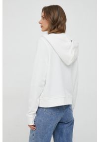TOMMY HILFIGER - Tommy Hilfiger bluza damska kolor beżowy z kapturem gładka. Typ kołnierza: kaptur. Kolor: beżowy. Materiał: bawełna. Długość rękawa: długi rękaw. Długość: długie. Wzór: gładki #4