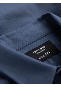 Ombre Clothing - Bawełniana męska koszula z kieszenią REGULAR FIT - niebieska V3 OM-SHCS-0147 - XXL. Typ kołnierza: kołnierzyk klasyczny. Kolor: niebieski. Materiał: bawełna. Długość rękawa: długi rękaw. Długość: długie. Styl: klasyczny #10