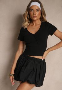 Renee - Czarny Bawełniany T-shirt z Prążkowanej Tkaniny z Dekoltem w Szpic Filaretta. Okazja: na co dzień. Kolor: czarny. Materiał: bawełna, tkanina, prążkowany. Styl: klasyczny, elegancki, casual