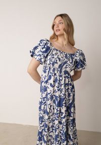 Born2be - Niebieska Rozkloszowana Sukienka z Wiskozy z Bufiastymi Rękawami w Roślinny Wzór Semea. Okazja: do pracy, na co dzień, na spotkanie biznesowe. Kolor: niebieski. Materiał: wiskoza. Sezon: lato. Typ sukienki: proste, rozkloszowane. Styl: biznesowy, casual. Długość: maxi #2