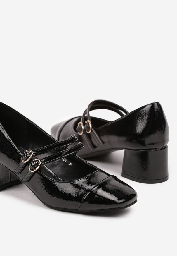 Born2be - Czarne Lakierowane Czółenka na Niskim Słupku z Paskami i Kwadratowym Noskiem Reassina. Zapięcie: pasek. Kolor: czarny. Materiał: lakier. Obcas: na słupku. Styl: elegancki, retro