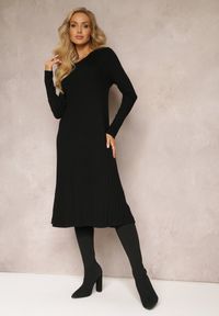 Renee - Czarna Rozkloszowana Sukienka Sweterkowa Robbino. Kolor: czarny. Materiał: dzianina, tkanina. Typ sukienki: rozkloszowane, trapezowe. Długość: midi