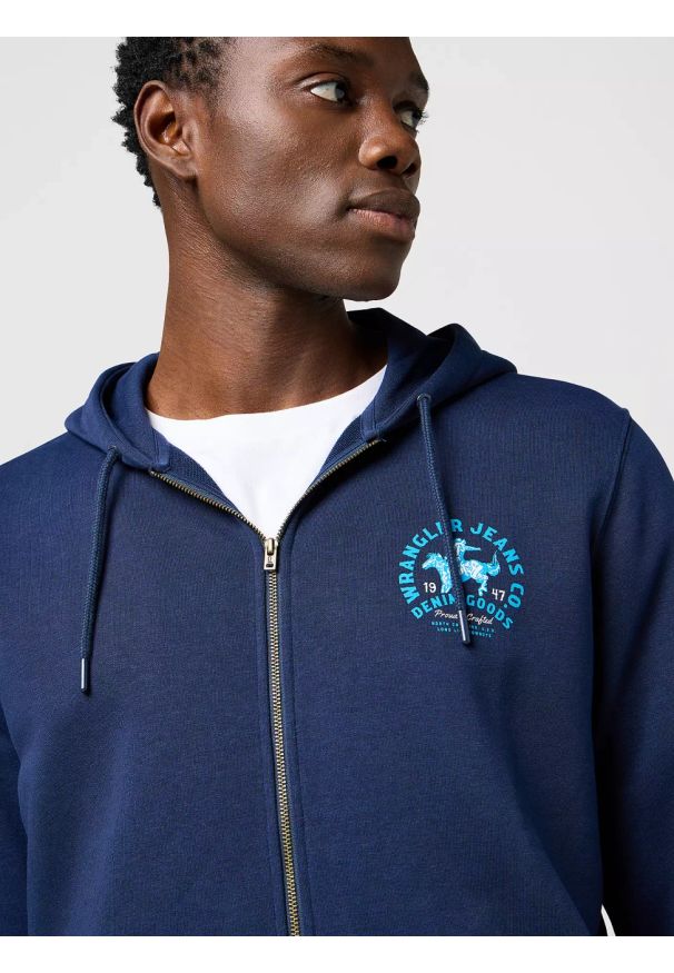 Wrangler - MĘSKA BLUZA WRANGLER GRAPHIC ZIP HOODIE NAVY 112371461