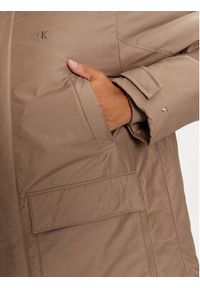 Calvin Klein Jeans Parka J30J326082 Beżowy Regular Fit. Kolor: beżowy. Materiał: syntetyk, bawełna #4