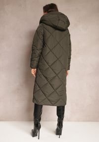 Renee - Ciemnozielona Pikowana Kurtka Płaszcz za Kolano z Kapturem Kinassan. Typ kołnierza: kaptur. Kolor: zielony. Wzór: geometria #2