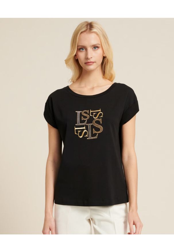 Luisa Spagnoli - LUISA SPAGNOLI - Czarny T-shirt z logo Bessanone. Kolor: czarny. Materiał: bawełna, elastan. Wzór: aplikacja, haft