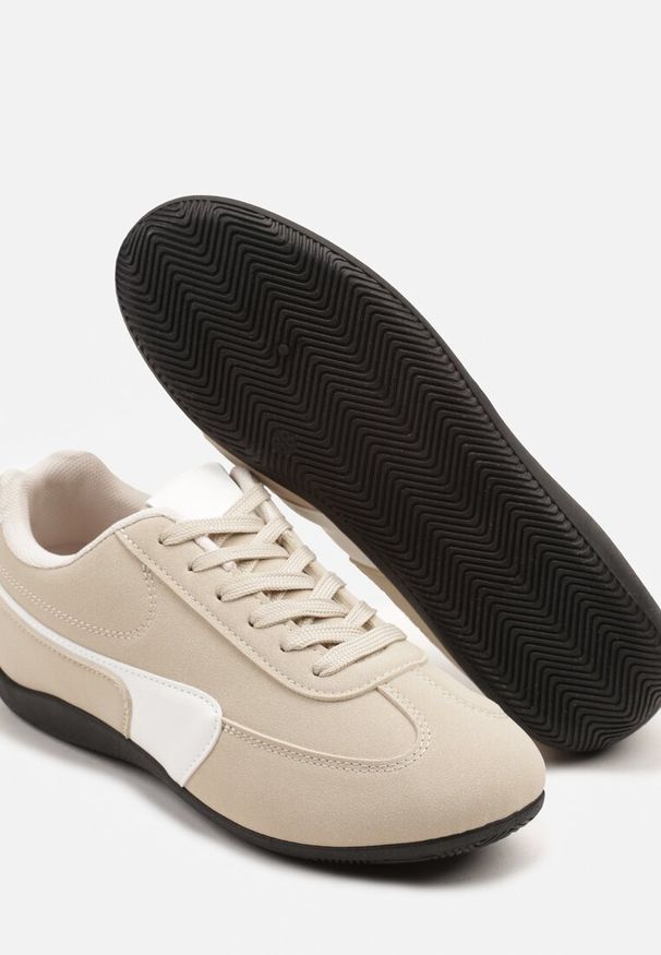 Renee - Beżowe Sneakersy Typu Klasyczne Tenisówki Zelritia. Okazja: na spotkanie biznesowe, na co dzień. Kolor: beżowy. Materiał: jeans. Szerokość cholewki: normalna. Wzór: aplikacja