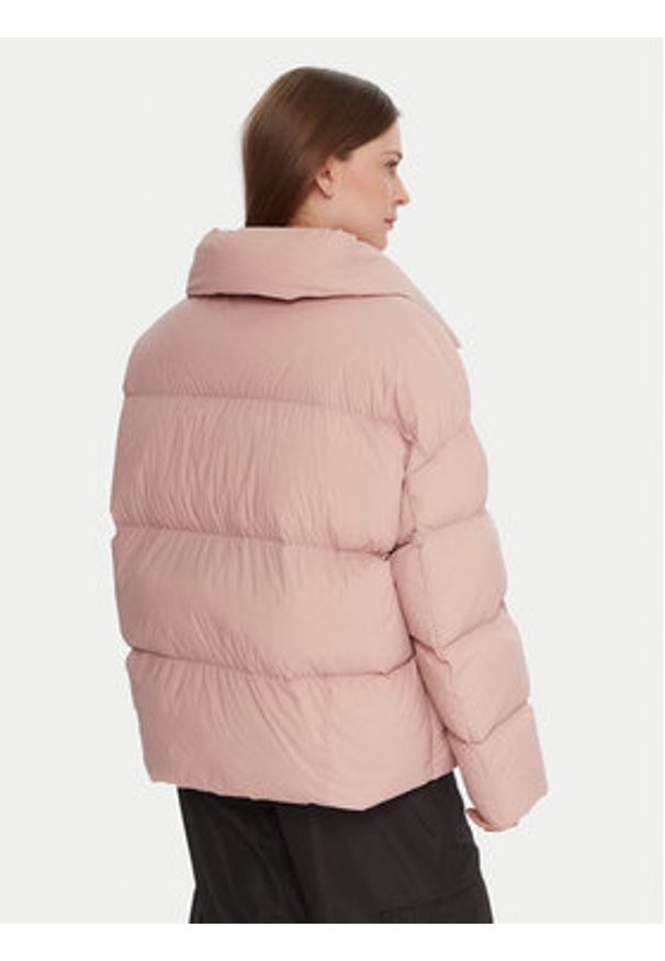 Blauer Kurtka zimowa 25WBLDC03166 Różowy Regular Fit. Kolor: różowy. Materiał: syntetyk. Sezon: zima