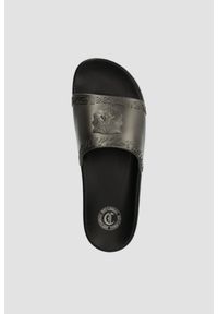 Just Cavalli - JUST CAVALLI Czarno-srebrne klapki Fondo Pool, Rozmiar 46. Kolor: czarny #5