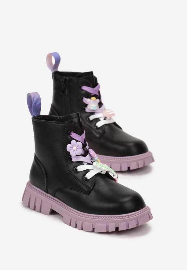 Born2be - Czarno-Fioletowe Botki Workery z Ozdobnym Sznurowaniem Paulla. Okazja: na co dzień. Kolor: czarny. Styl: casual