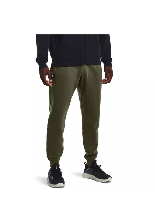 Spodnie dresowe męskie Under Armour Rival Fleece Joggers. Kolor: zielony. Materiał: dresówka