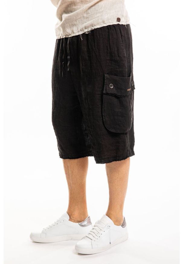 Takeshy Kurosawa Szorty "Cargo" | 83339 | Cargo | Mężczyzna | Czarny. Okazja: na co dzień. Kolor: czarny. Materiał: len. Wzór: aplikacja. Styl: casual
