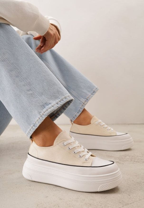 Renee - Beżowe Trampki VICES na Platformie z Ozdobnym Paskiem Wokół Podeszwy Rionira. Zapięcie: pasek. Kolor: beżowy. Materiał: koronka. Obcas: na platformie. Styl: klasyczny