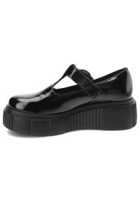 Czarne Lakierowane Półbuty Armodo Eleganckie Buty Damskie. Okazja: na co dzień. Zapięcie: klamry. Kolor: czarny. Materiał: lakier. Styl: elegancki #3