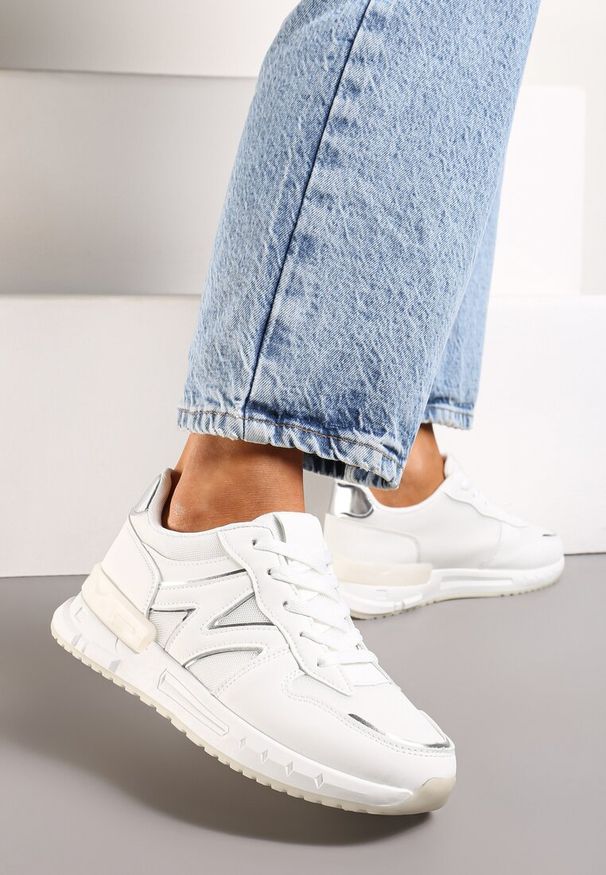 Born2be - Białe Sznurowane Sneakersy z Siateczkowymi Wstawkami Garnela. Nosek buta: okrągły. Kolor: biały. Materiał: materiał. Obcas: na obcasie. Wysokość obcasa: niski