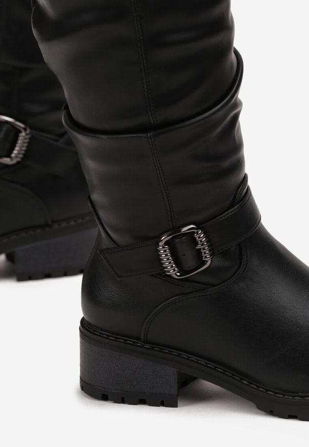 Born2be - Czarne Kozaki Biker z Ozdobnym Paskiem Gercella. Zapięcie: pasek. Kolor: czarny. Sezon: zima, jesień