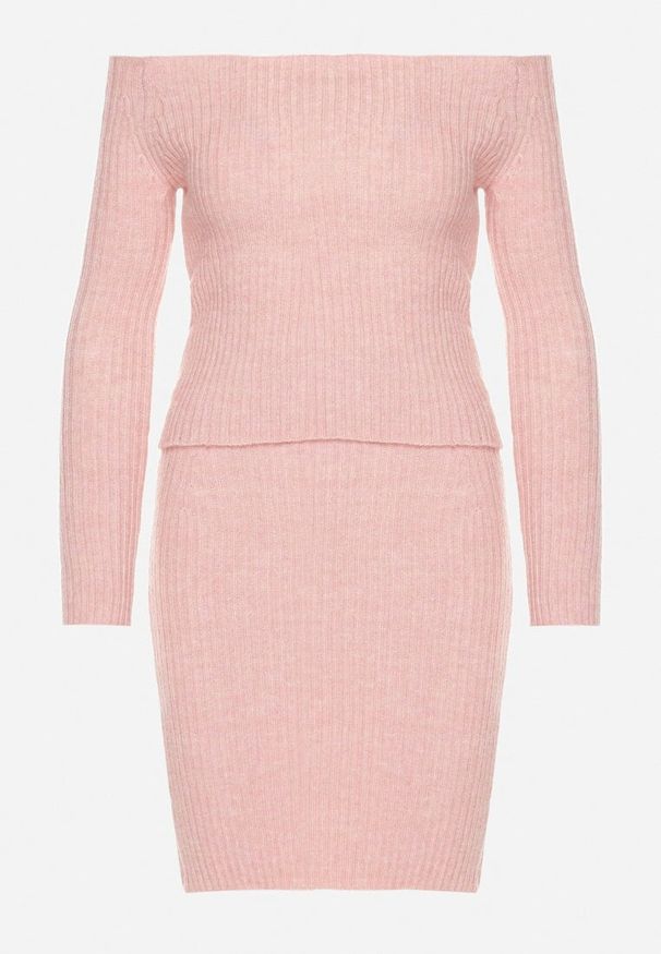 Born2be - Jasnoróżowy Dzianinowy Komplet Prążkowany Bluzka i Dopasowana Spódnica Rievella. Kolor: różowy. Materiał: prążkowany, dzianina