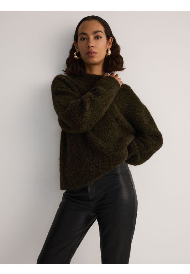Reserved - Sweter z domieszką wełny - zielony. Kolor: zielony. Materiał: wełna