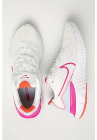 Nike - Buty Renew Run. Nosek buta: okrągły. Zapięcie: sznurówki. Kolor: biały. Materiał: syntetyk, materiał, guma. Szerokość cholewki: normalna. Obcas: na obcasie. Wysokość obcasa: średni, niski. Sport: bieganie #3