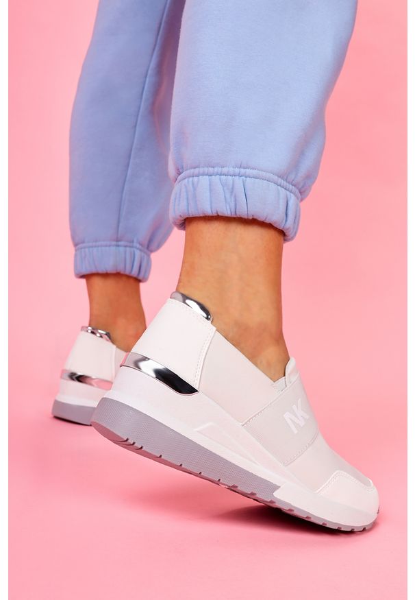 Casu - Białe sneakersy na koturnie półbuty z gumką casu bl226p. Kolor: biały. Obcas: na koturnie