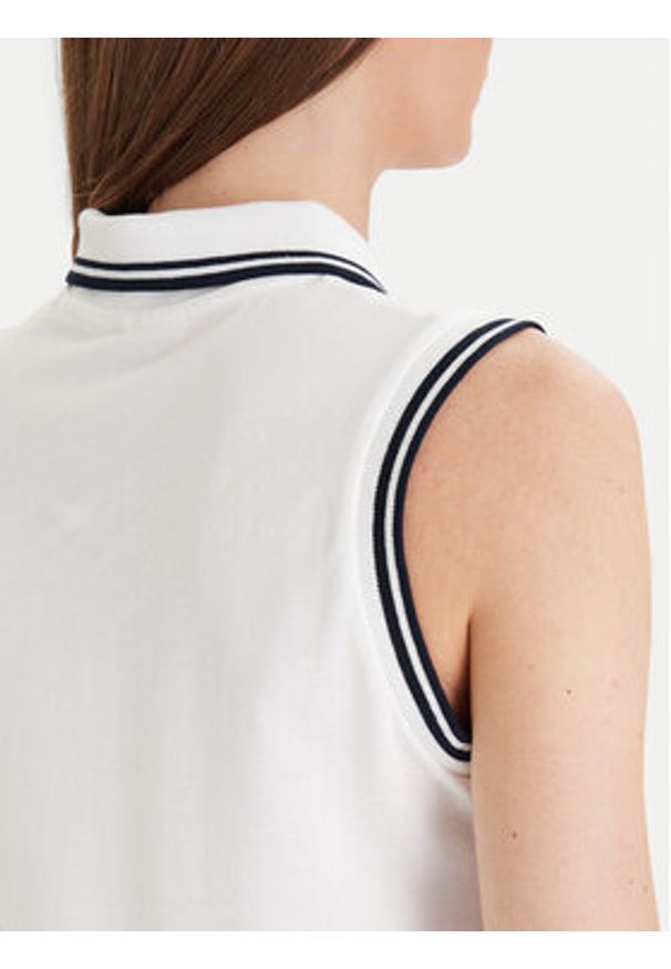 Guess Sukienka codzienna V5GK04 KCOK1 Biały Bodycon Fit. Okazja: na co dzień. Kolor: biały. Materiał: bawełna. Typ sukienki: proste, bodycon. Styl: casual