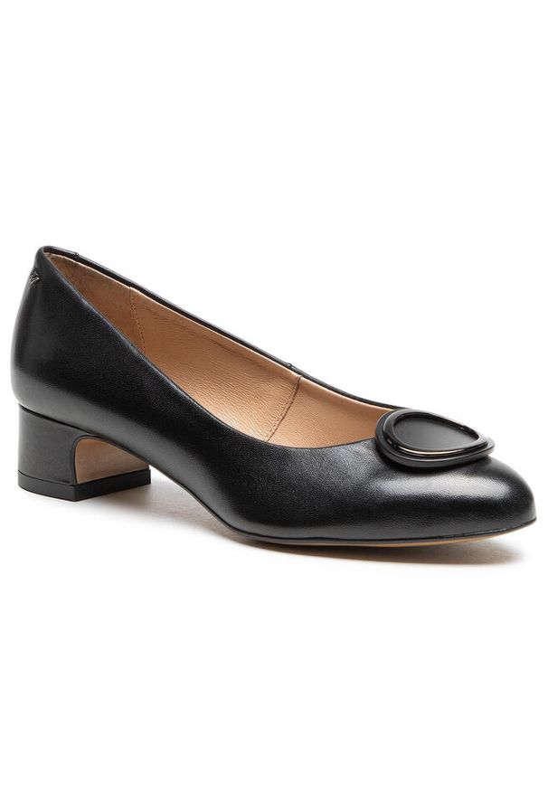 Półbuty Wojas. Kolor: czarny