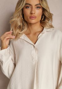 Renee - Beżowa Bluzka z Wiskozy w Stylu Koszuli Zapinana na Guziki Aviessa. Kolor: beżowy. Materiał: wiskoza #5