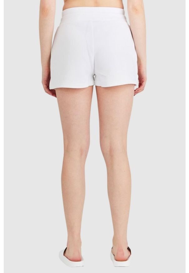 Guess - GUESS Białe szorty damskie z kolorowym logo, Rozmiar L. Kolor: biały. Materiał: bawełna. Wzór: kolorowy