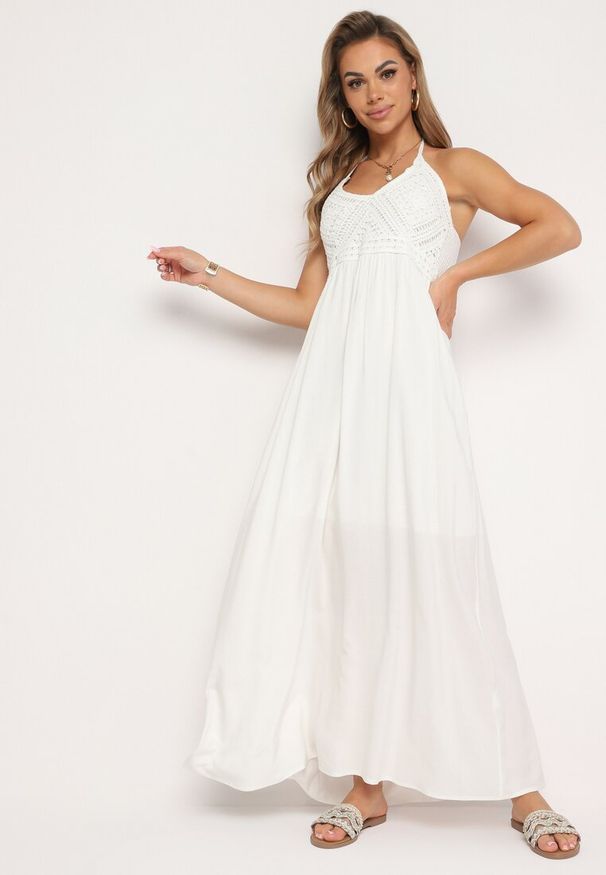 Born2be - Biała Bawełniana Rozkloszowana Sukienka Wiązana na Szyi Nonnea. Kolor: biały. Materiał: bawełna. Typ sukienki: rozkloszowane. Styl: elegancki, klasyczny