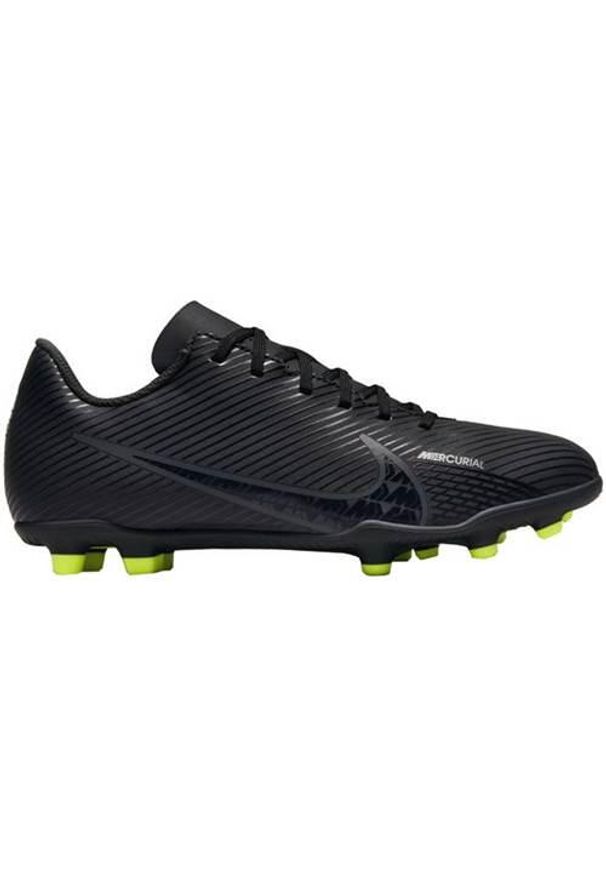 Buty piłkarskie dla dzieci Nike Mercurial Vapor 15 Club Junior. Zapięcie: sznurówki. Kolor: czarny. Materiał: materiał, syntetyk. Szerokość cholewki: normalna. Sport: piłka nożna