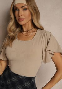 Renee - Ciemnobeżowa Bluzka z Rozkloszowanymi Rękawami Sunelva. Okazja: na co dzień. Kolor: beżowy. Materiał: jeans. Styl: elegancki, casual