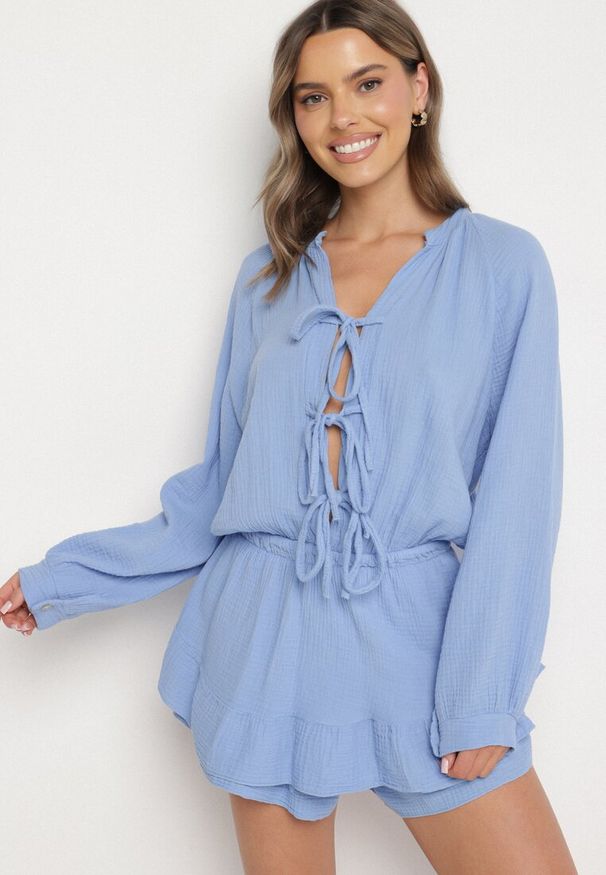 Born2be - Niebieski Wiązany Bawełniany Kombinezon Boho z Falbankami i Wiązaniem Lalelia. Kolor: niebieski. Materiał: bawełna. Sezon: lato. Styl: boho