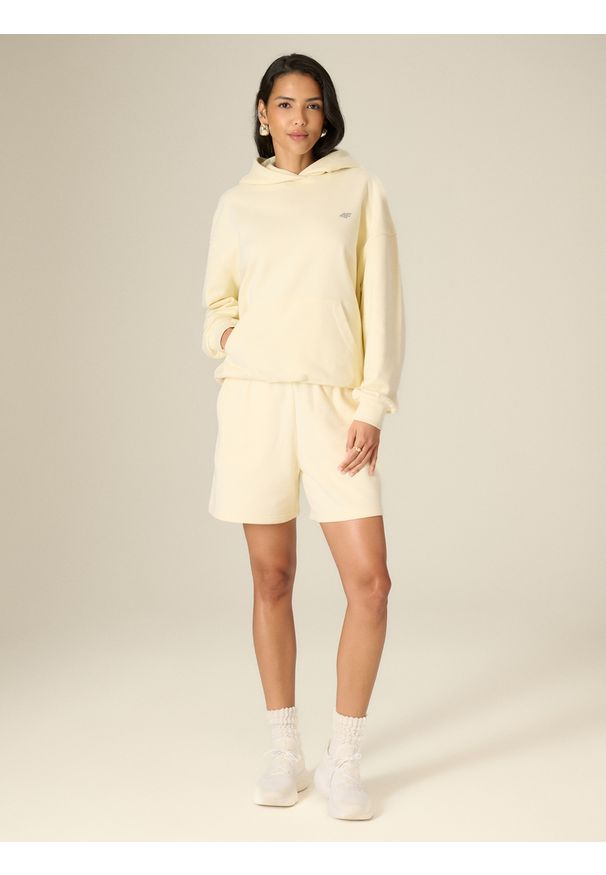 4f - 4F Spodenki dresowe damskie - żółte M. Stan: podwyższony. Kolor: żółty. Materiał: dresówka. Sezon: lato