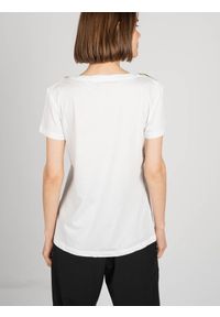 Patrizia Pepe T-Shirt | DM3926/A4V5 | Maglia | Kobieta | Biały. Okazja: na co dzień. Kolor: biały. Materiał: bawełna. Długość rękawa: krótki rękaw. Długość: krótkie. Wzór: kwiaty, aplikacja, nadruk. Styl: casual