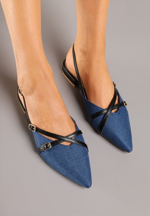 Born2be - Granatowe Sandały Slingback z Paskami z Klamrami Korissea. Okazja: na spacer, na co dzień. Zapięcie: klamry. Kolor: niebieski. Wzór: aplikacja. Obcas: na obcasie. Styl: casual, klasyczny. Wysokość obcasa: średni