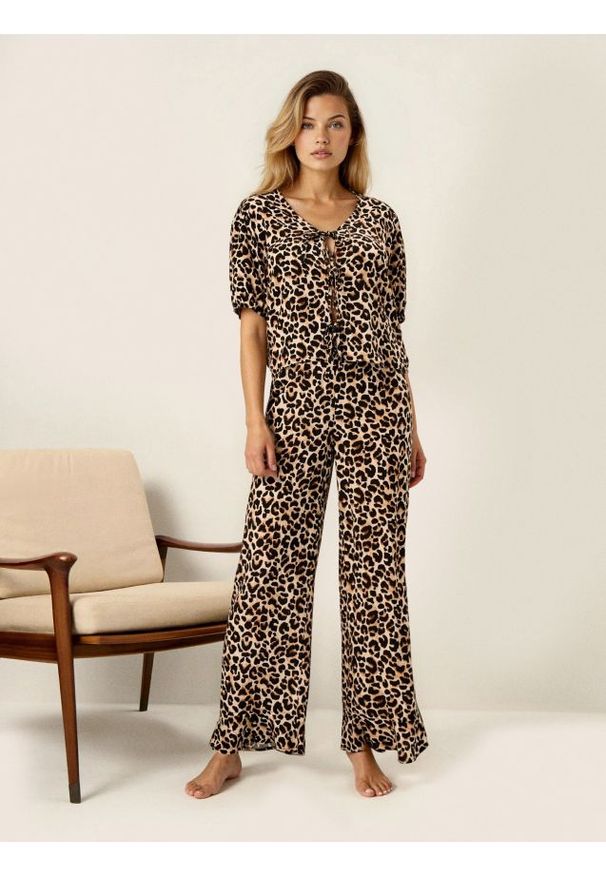 Sinsay - Wiskozowa piżama dwuczęściowa w panterkę - wielobarwny. Materiał: wiskoza. Wzór: motyw zwierzęcy