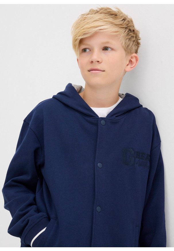 bonprix - Bluza rozpinana college z czystej bawełny organicznej. Typ kołnierza: kaptur. Kolor: niebieski. Materiał: bawełna